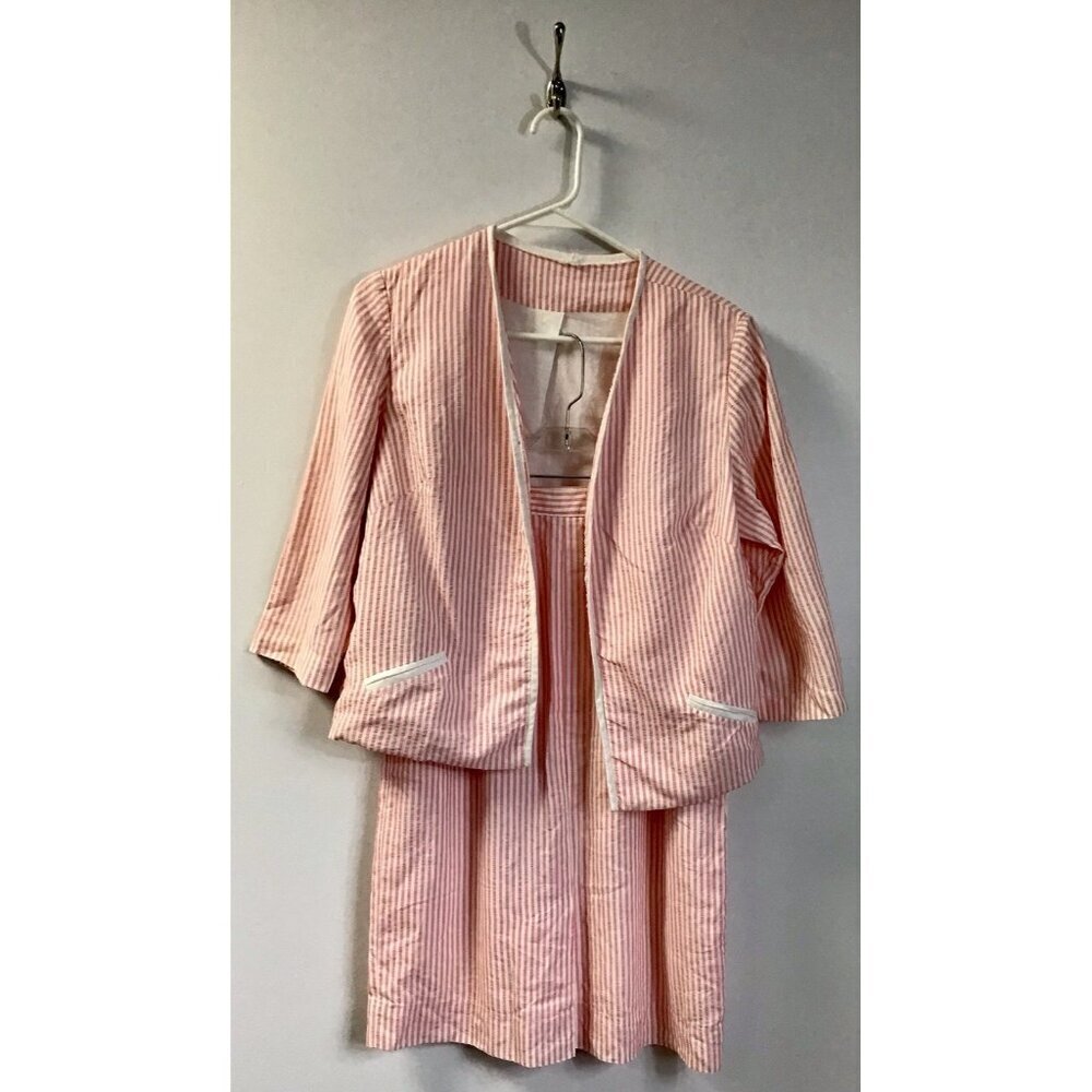 Pink And White Striped Woman’s Vintage/Retro Lightweight Suit Set Medium 🩷